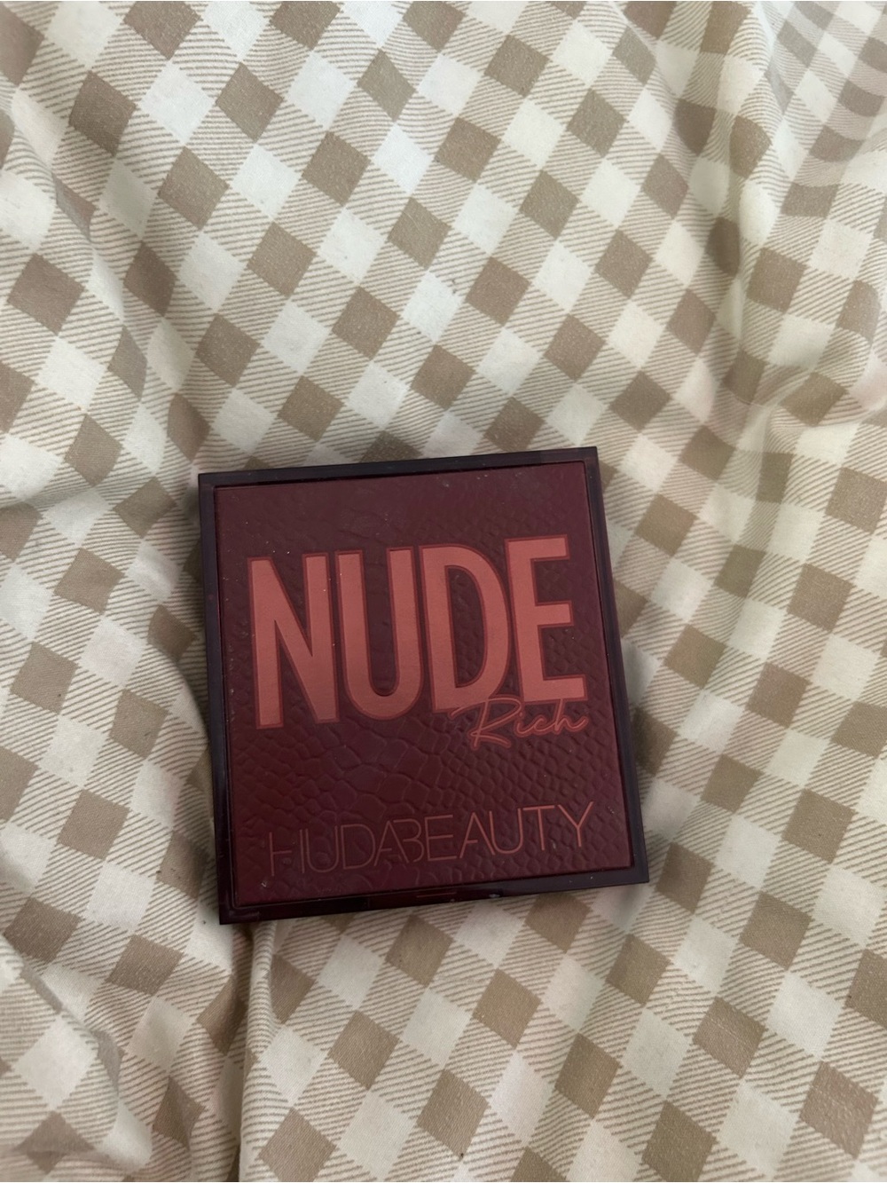 Huda Beauty Nude Rich Obsessions Pallate